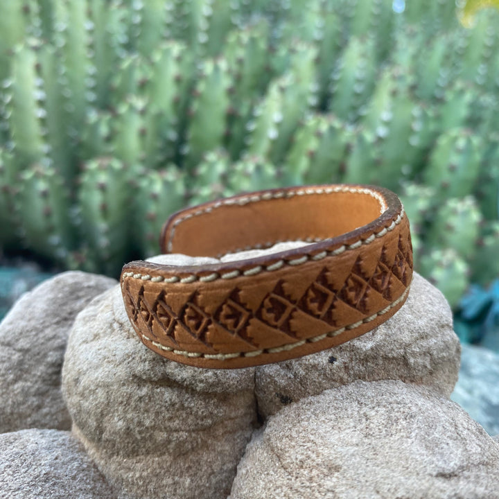 Avias Cuff (blem)