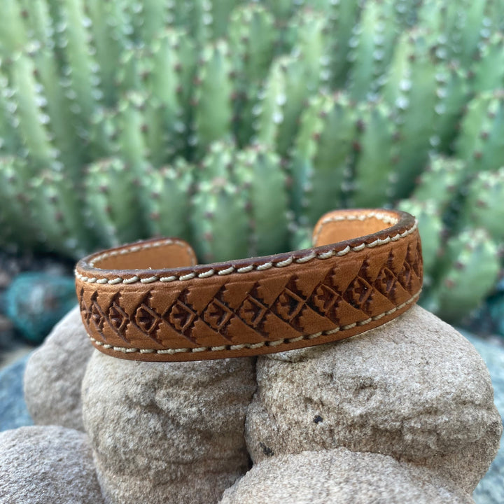 Avias Cuff (blem)