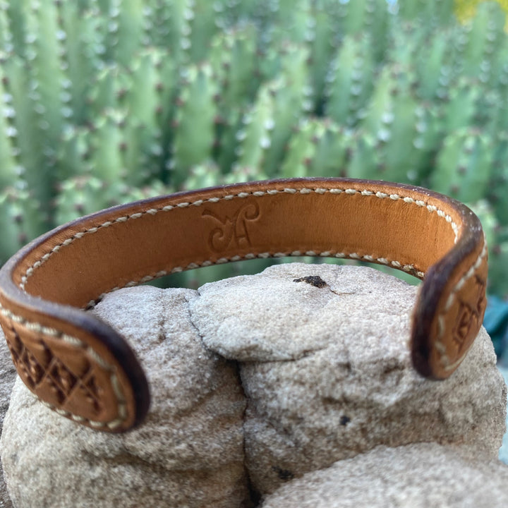 Avias Cuff (blem)