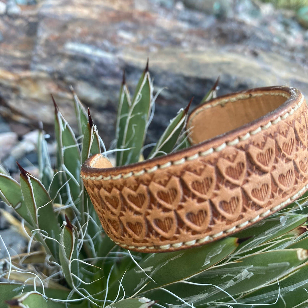 Hart Cuff (blem)